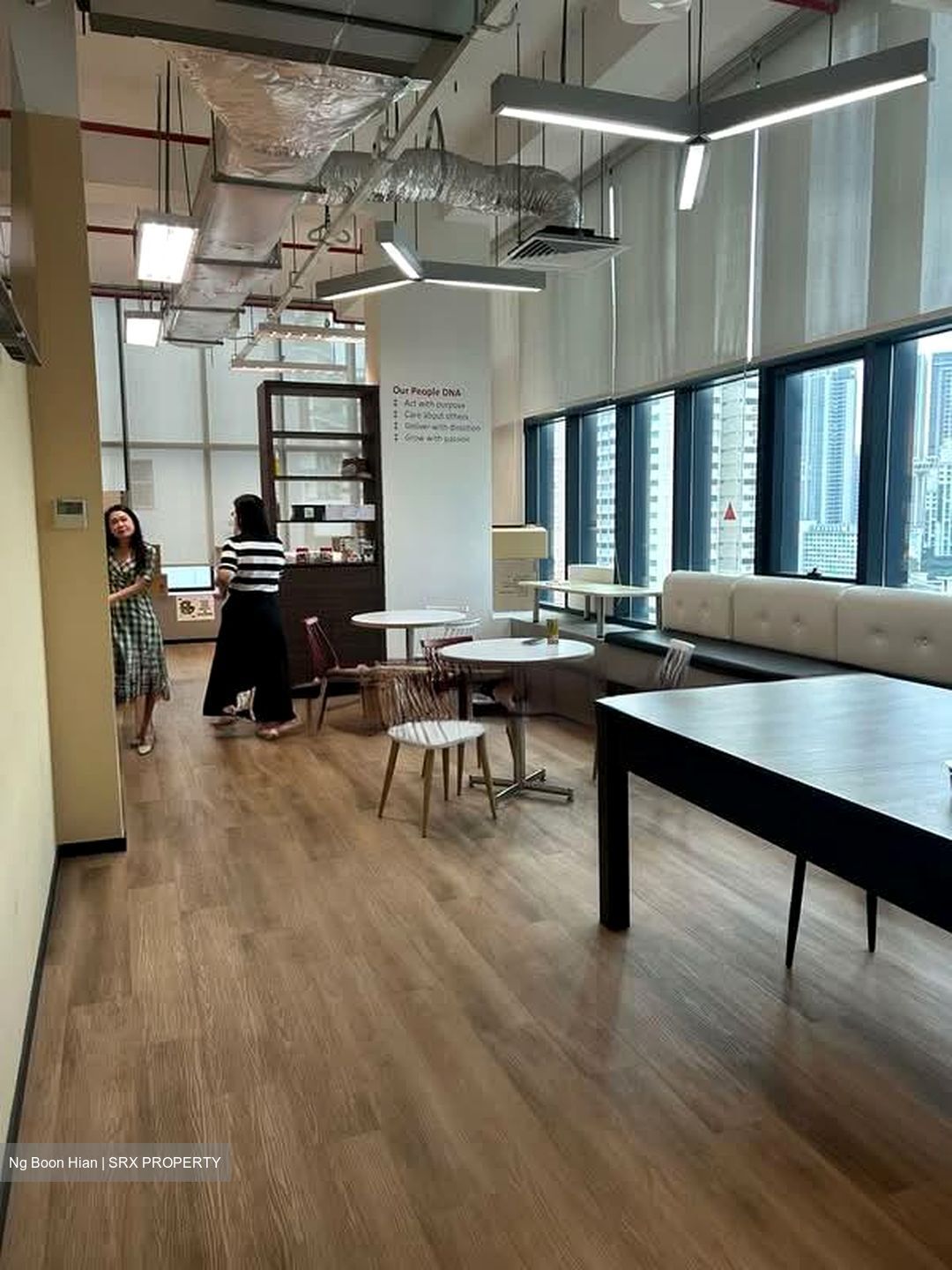 Zhongshan Mall (D12), Office #560602991